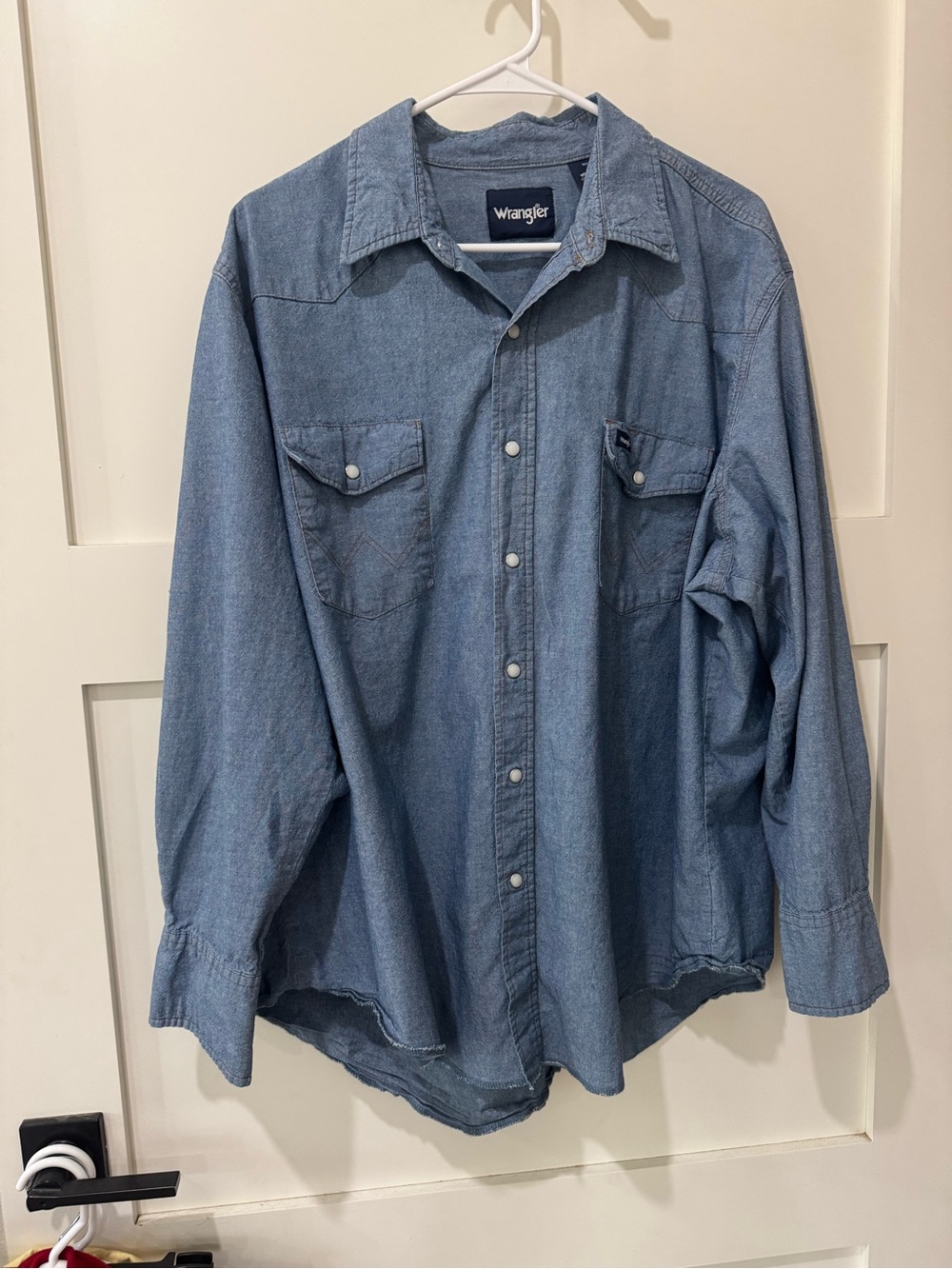 Wrangler chambray Men's Blue Denim Button-Up Shirt